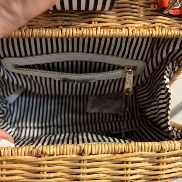 Henri Bendel Montauk Wicker Lunch Box - Picture 7 of 9